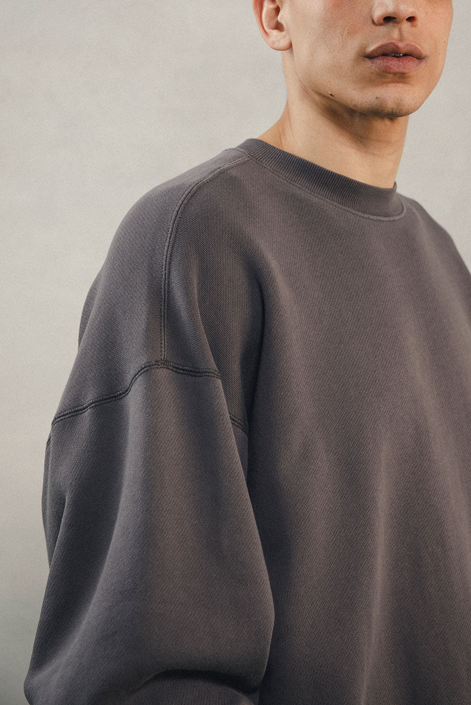 OVERSIZED CORE CREWNECK